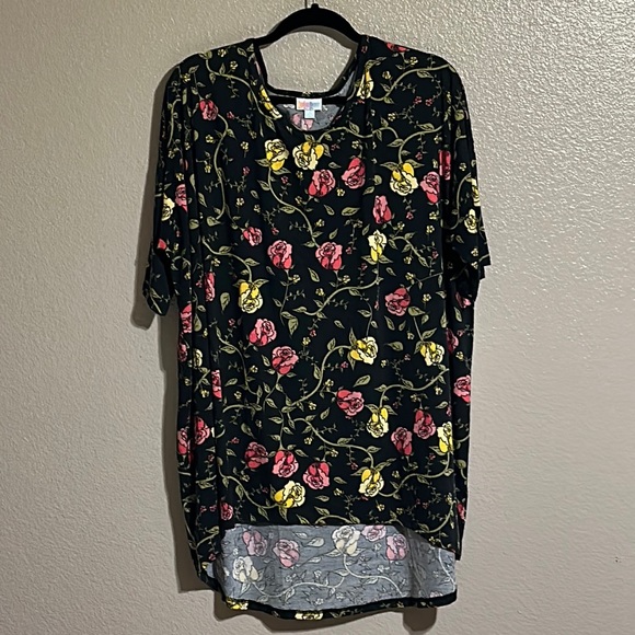 LuLaRoe Tops - LulaRoe Irma 2xl black and floral. NWOT